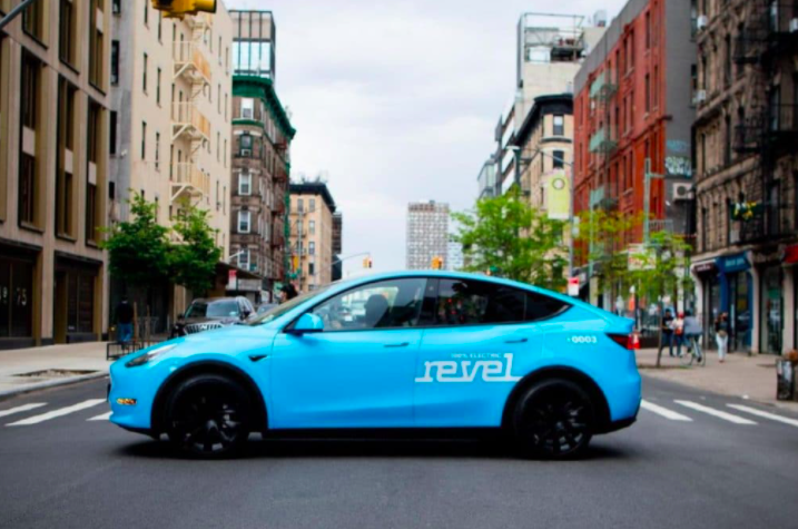 Blue Tesla Taxis Will Come To Manhattan Beginning In August