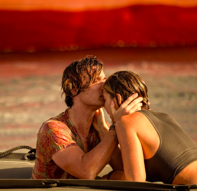Chase Stokes Called Madelyn “Mads” In An ‘Outer Banks’ Scene