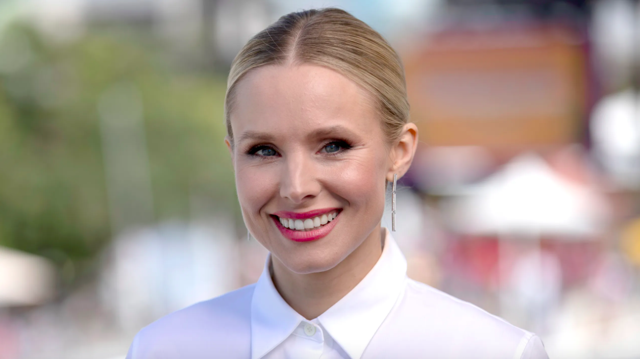 ‘Gossip Girl’ Almost Didn’t Have Kristen Bell Narrate In The Original Series