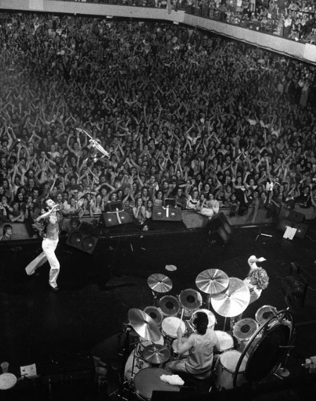 25 Best Classic Rock Songs To Give You Some Edge