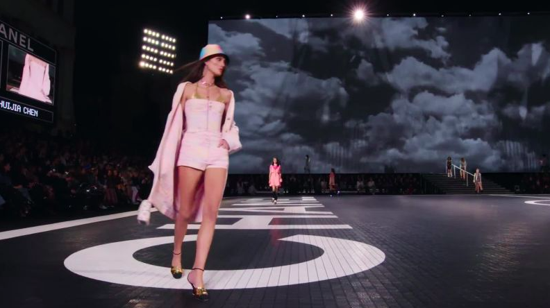 Barbie-core Beauty Was The Key Look At The Chanel Show In LA