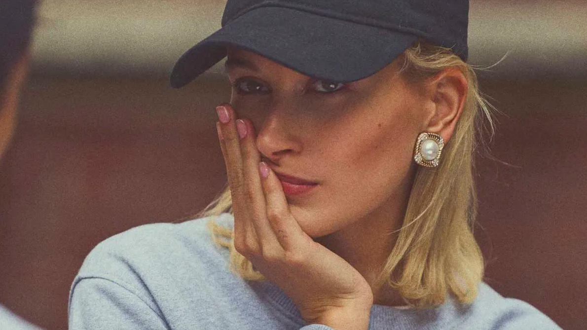 How To Wear A Baseball Hat This Fall, According To Celebrities