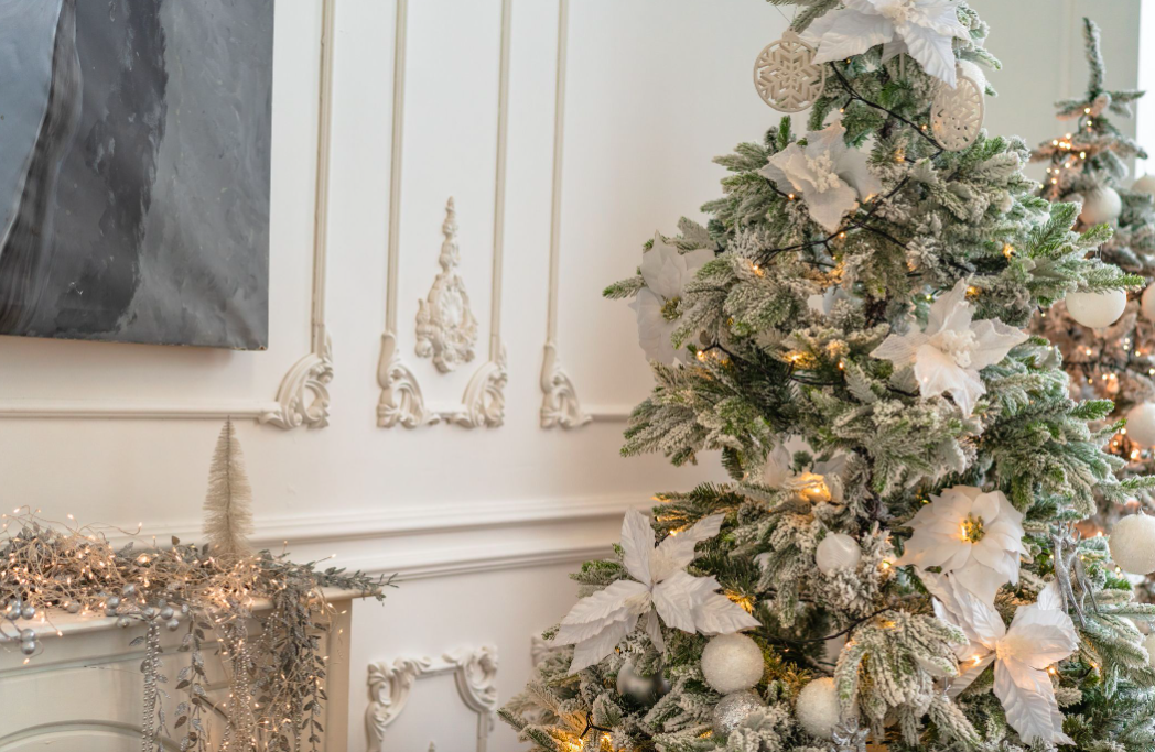 Putting Up Christmas Decorations Early Makes You Happier, Research Proves