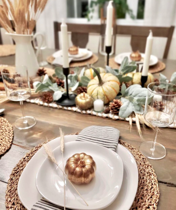 15 Gorgeous Thanksgiving Dinner Tablescapes To Inspire You