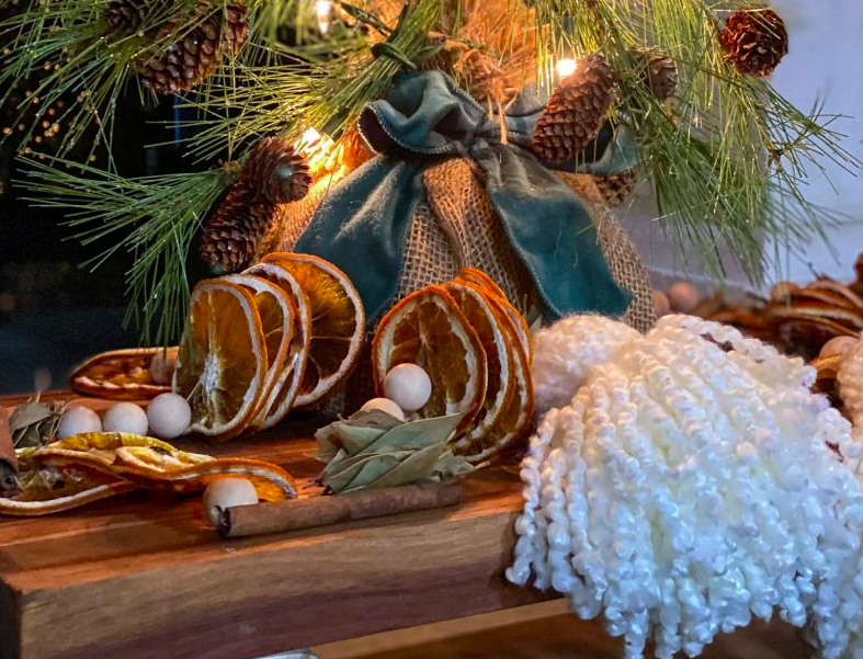How To Create Dried Fruit Garland For The Holidays
