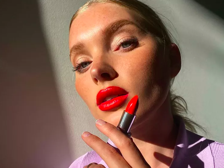 How To Wear Red Lipstick For The Holidays