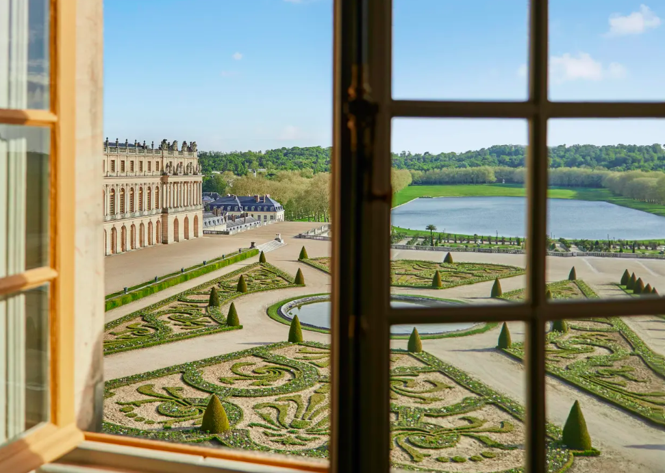 The Best Hotels To Stay Near Paris This Valentine’s Day