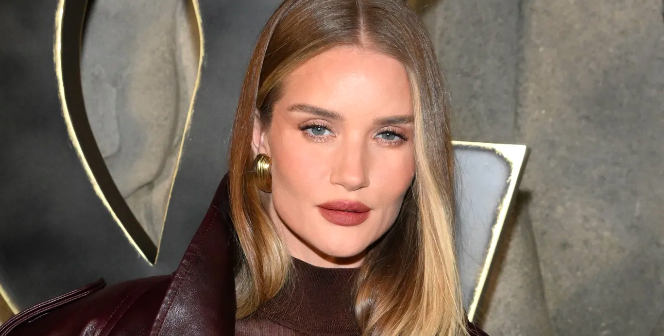 The ’80s Gold Stud Earrings Are Back